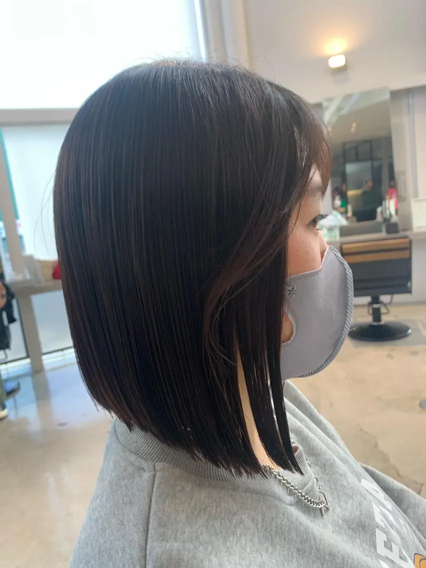 ショート レイヤー/透明感 カラー　いくらまゆのヘアスタイル