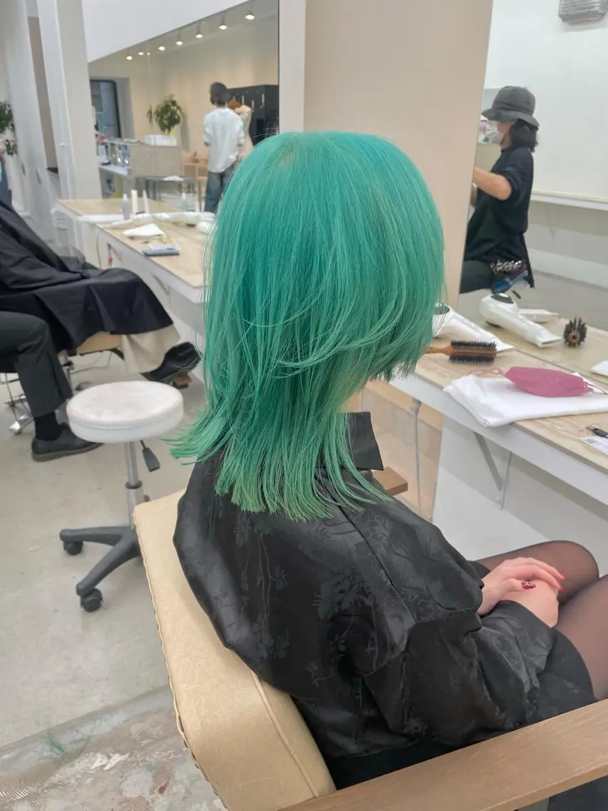 ミディアム カラー ブリーチ ミント ミントグリーン カット ✅ケアブリーチ✅ トヨオカ ノブヒデのヘアスタイル
