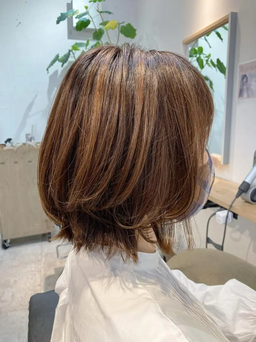 ミディアム カラー ブリーチ ハイライトカラー ハイライト 【女性指名No.1】 西口直子のヘアスタイル