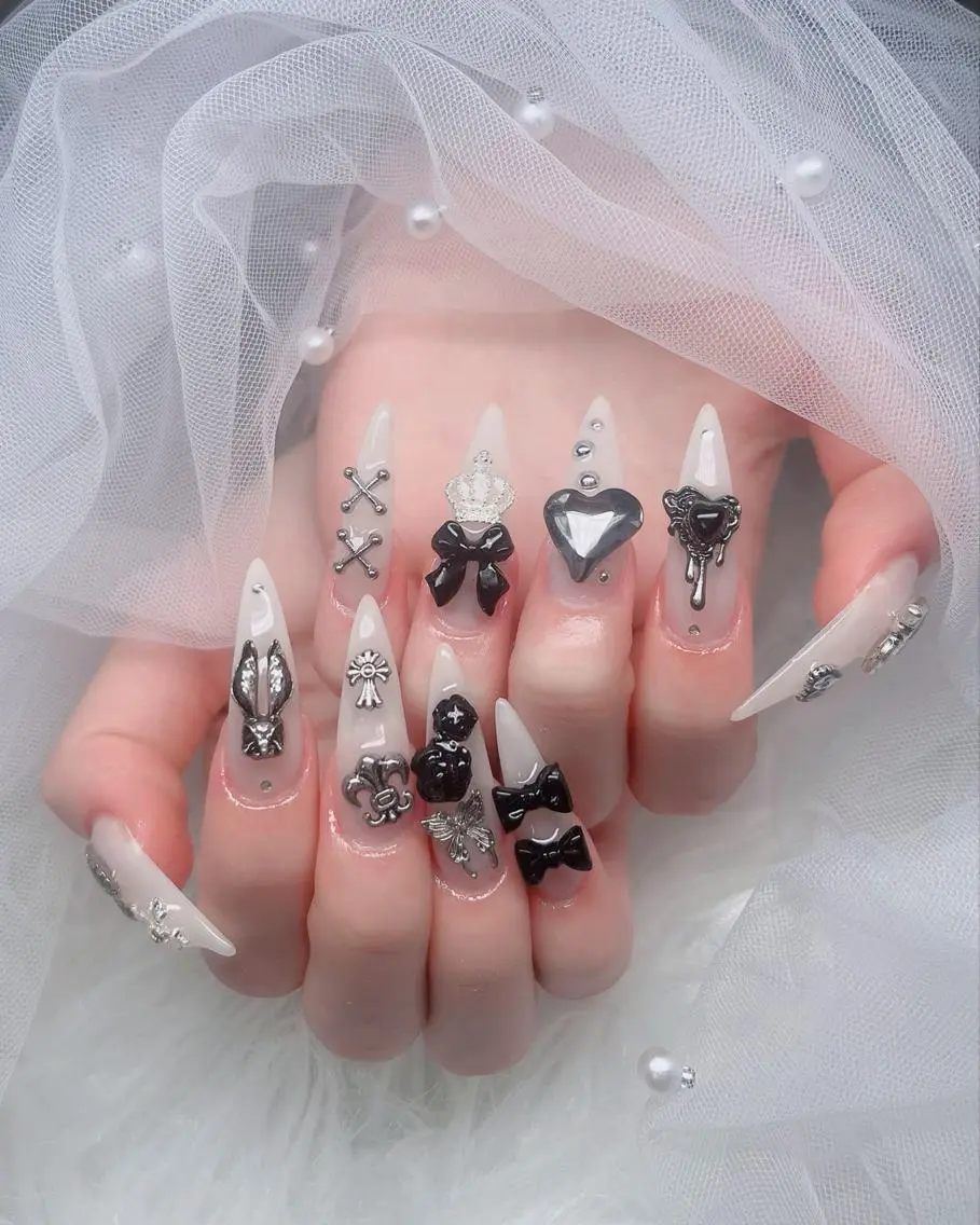 ネイル フレンチネイル ジェルネイル ハロウィン 韓国ネイル マグネットネイル ハンドネイル H.baby Nail Salonのネイルデザイン