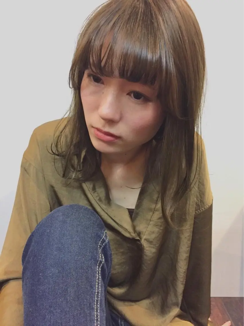 セミロング カラー 安達 俊亮のヘアスタイル