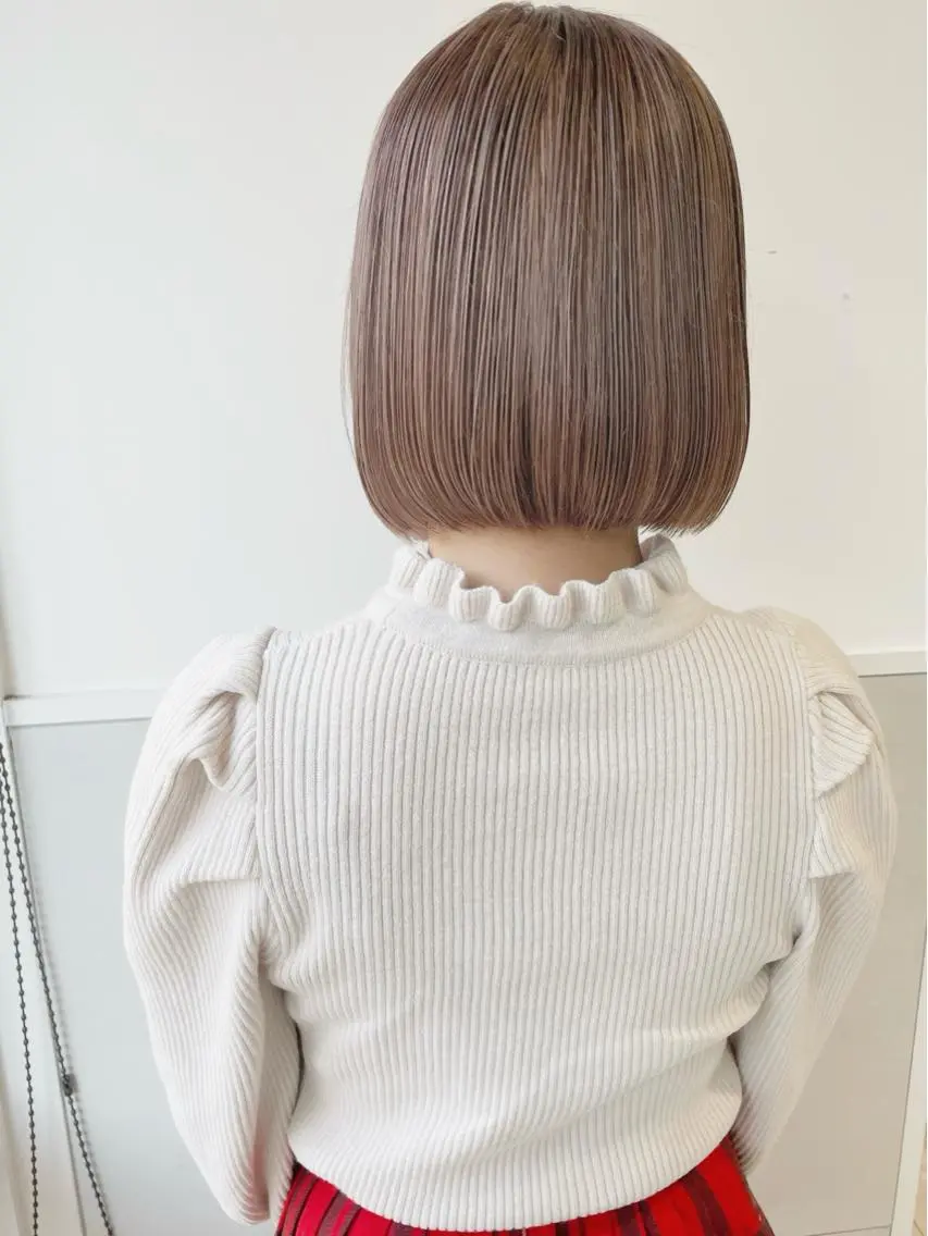 ショート カラー ハイトーンカラー カット ヘアカラー 齋藤 咲のヘアスタイル