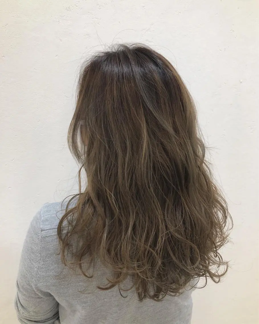 ロング カラー バレイヤージュ レイヤーカット ニュアンスカラー🫧 加納のヘアスタイル
