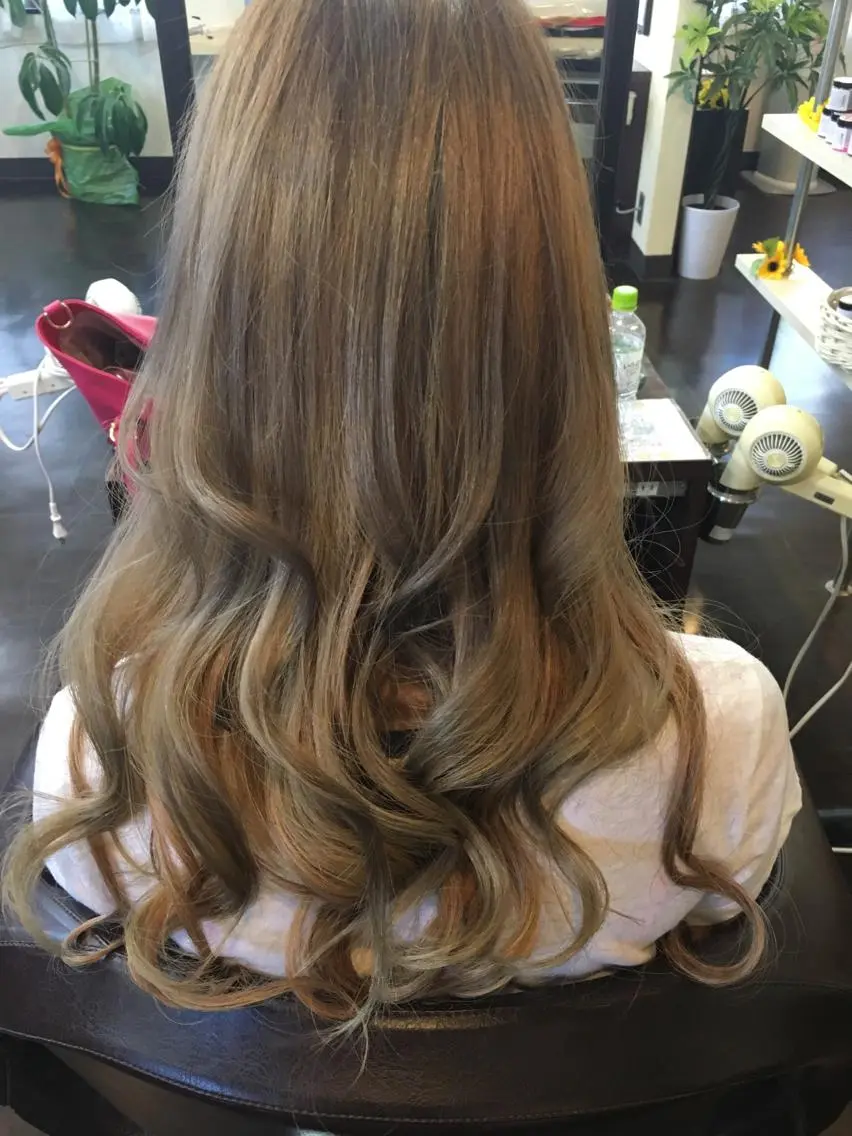 ロング カラー ベージュカラー グレージュ zina浦和店✊🏻 西口5分🐤スズキのヘアスタイル