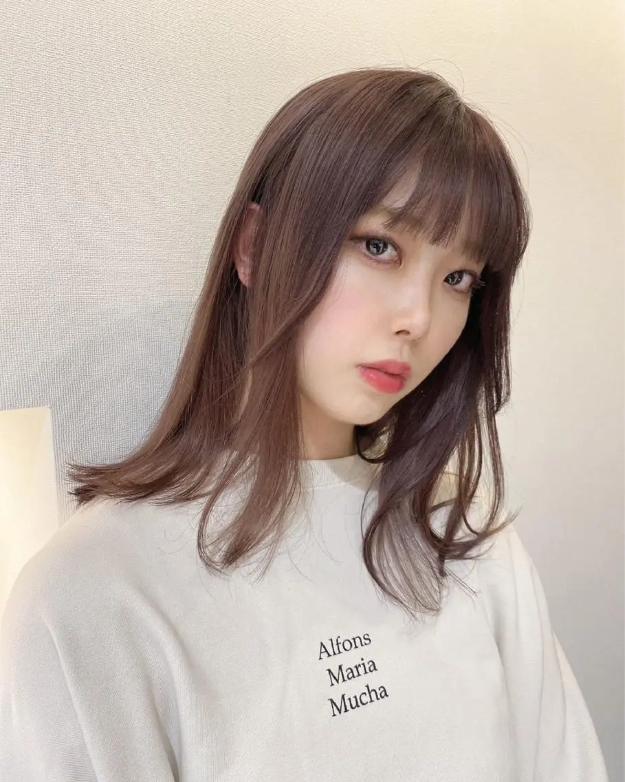 セミロング タナカ レイヤのヘアスタイル