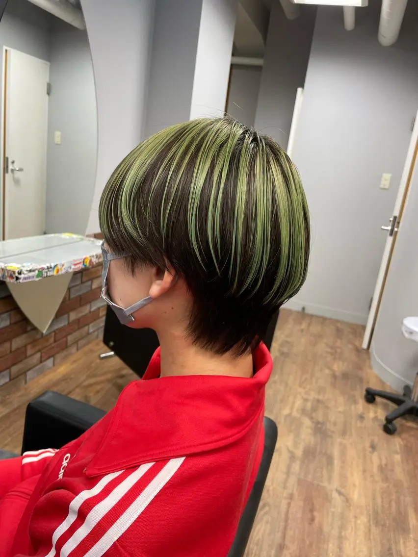 ショート ヘアカラー ブリーチ BAM BIのヘアスタイル