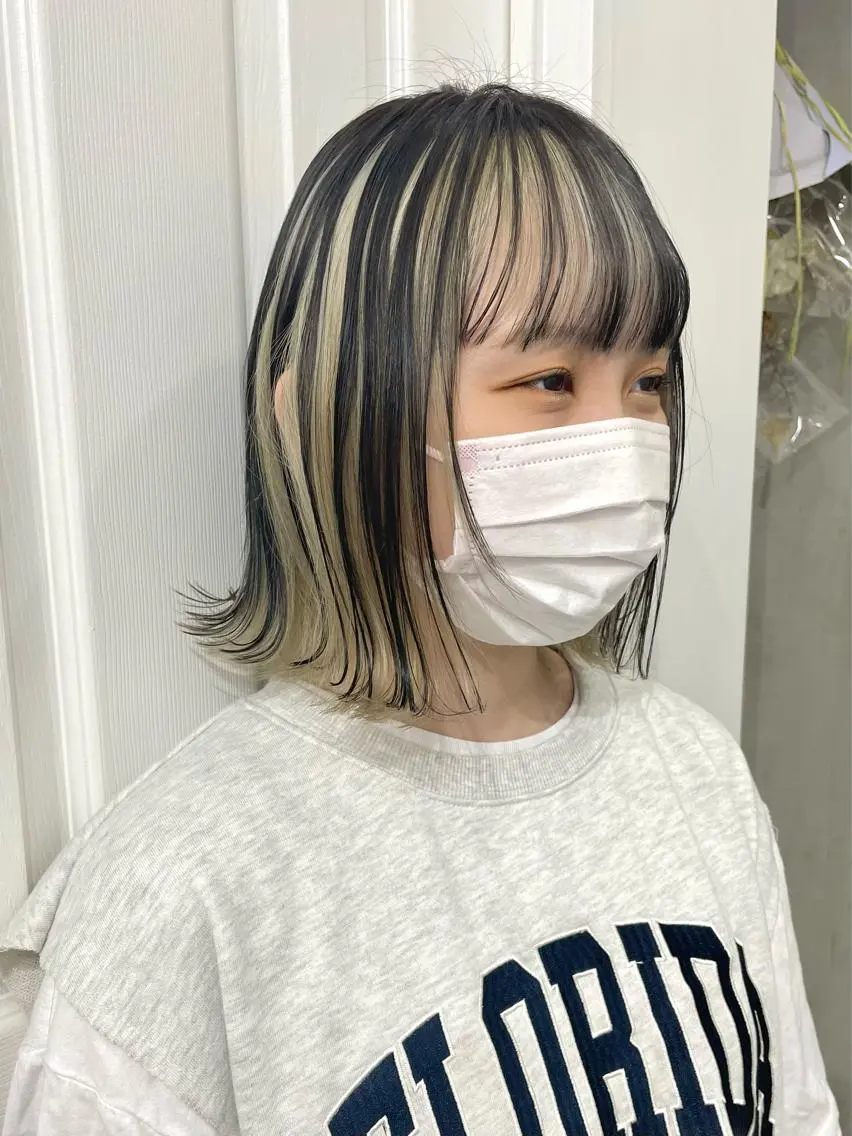 ミディアム ミディアムレイヤー ミストバング 顔周りカット ハイライト ヨシンモリ ヘアカラー トリートメント ヘアセット 憧れの艶ハイトーンへ 🌙サイダサキのヘアスタイル