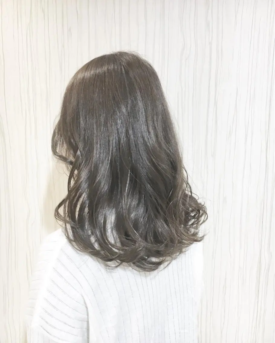 ミディアム セミロング ロング カラー パーマ ヘアアレンジ グレージュ ✨艶髪✨透明感✨ 山内大樹のヘアスタイル