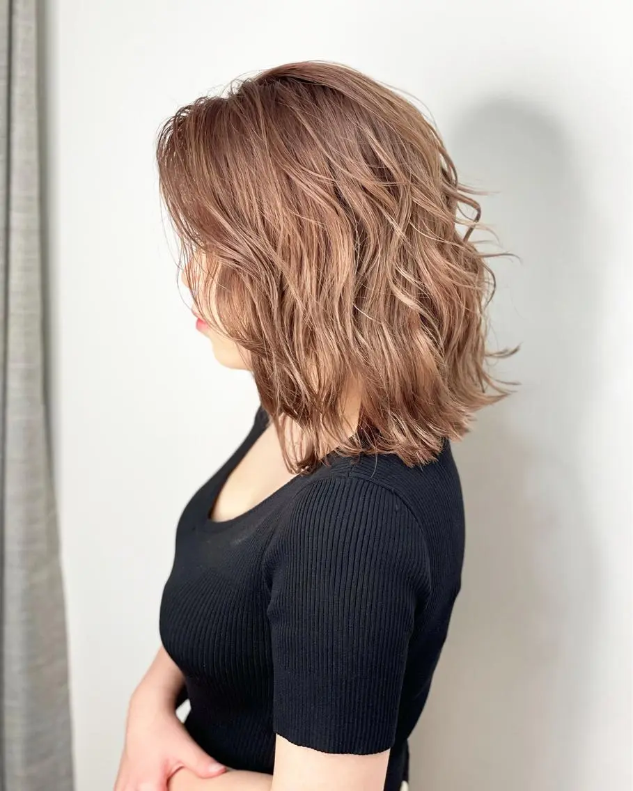ミディアム カラー シールエクステ バレイヤージュ ブリーチ ケアブリーチ ダブルカラー ヘアカラー トリートメント 🔗透明感カラー🔗 エクステ✂️はるちかのヘアスタイル