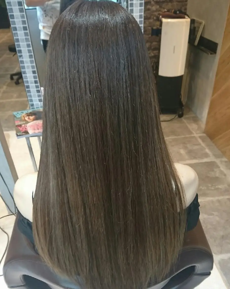 ロング カラー グレージュ ハイライトカラー イルミナカラー ハイライト センター南 SEIJIのヘアスタイル