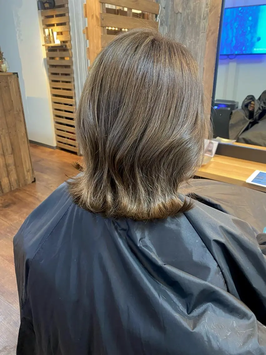 ショート カラー ブリーチ ハイライトカラー ハイライト カット ヘアカラー トリートメント Luzir⭐︎ GEN⭐︎のヘアスタイル