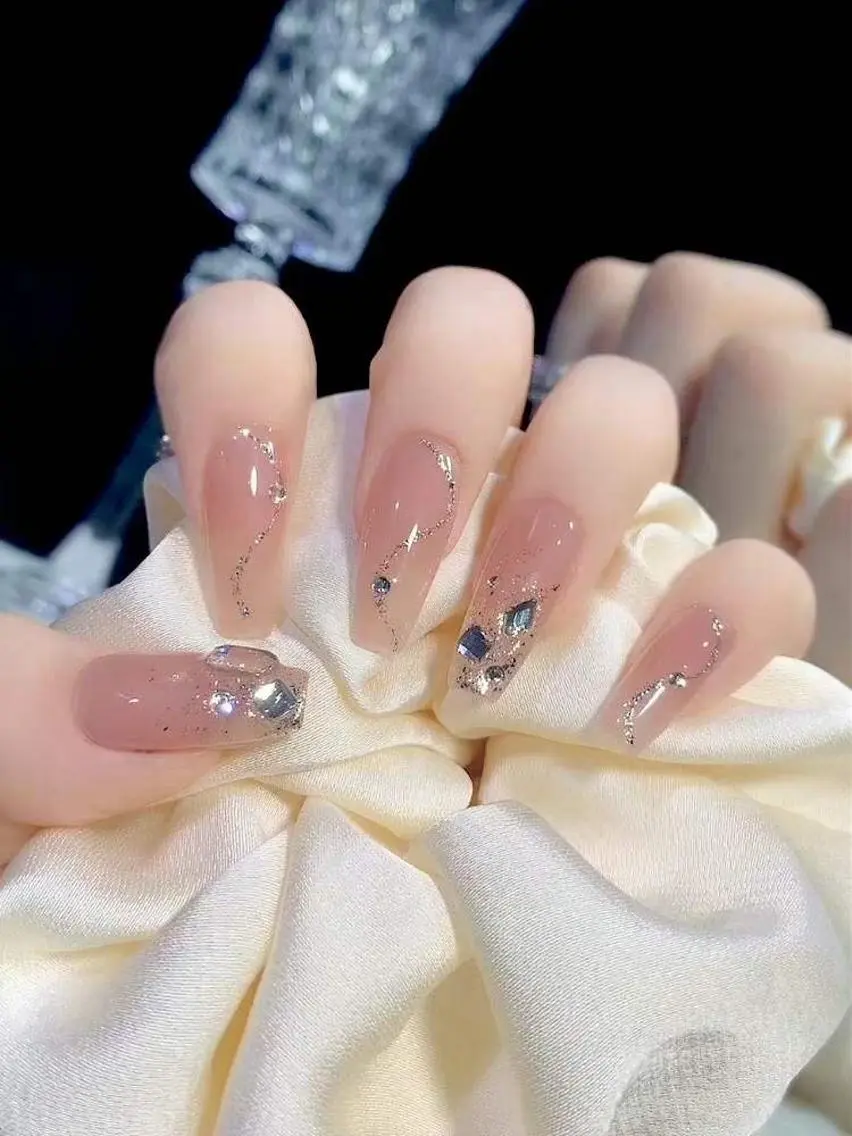 ネイル ハンドネイル MoonNail ユリ🌸のネイルデザイン
