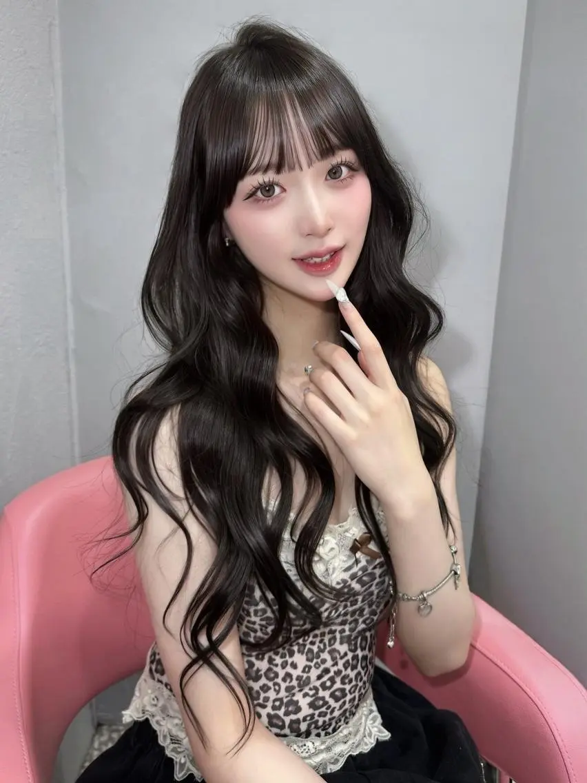 ロング カラー アッシュ ベージュカラー ブリーチ ブルーカラー ブルージュ カット ヘアカラー 𝑴𝑶𝑲𝑨渋谷 トレンド韓国ヘア🩷のヘアスタイル