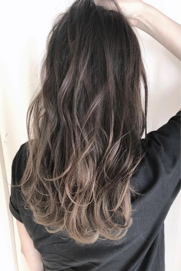 セミロング カラー パーマ ヘアアレンジ アッシュ バレイヤージュ ブリーチ ケアブリーチ 透明感カラー ヘアカラー トリートメント バレイヤージュ 藤沢 髪質改善 竹内ケンゴのヘアスタイル