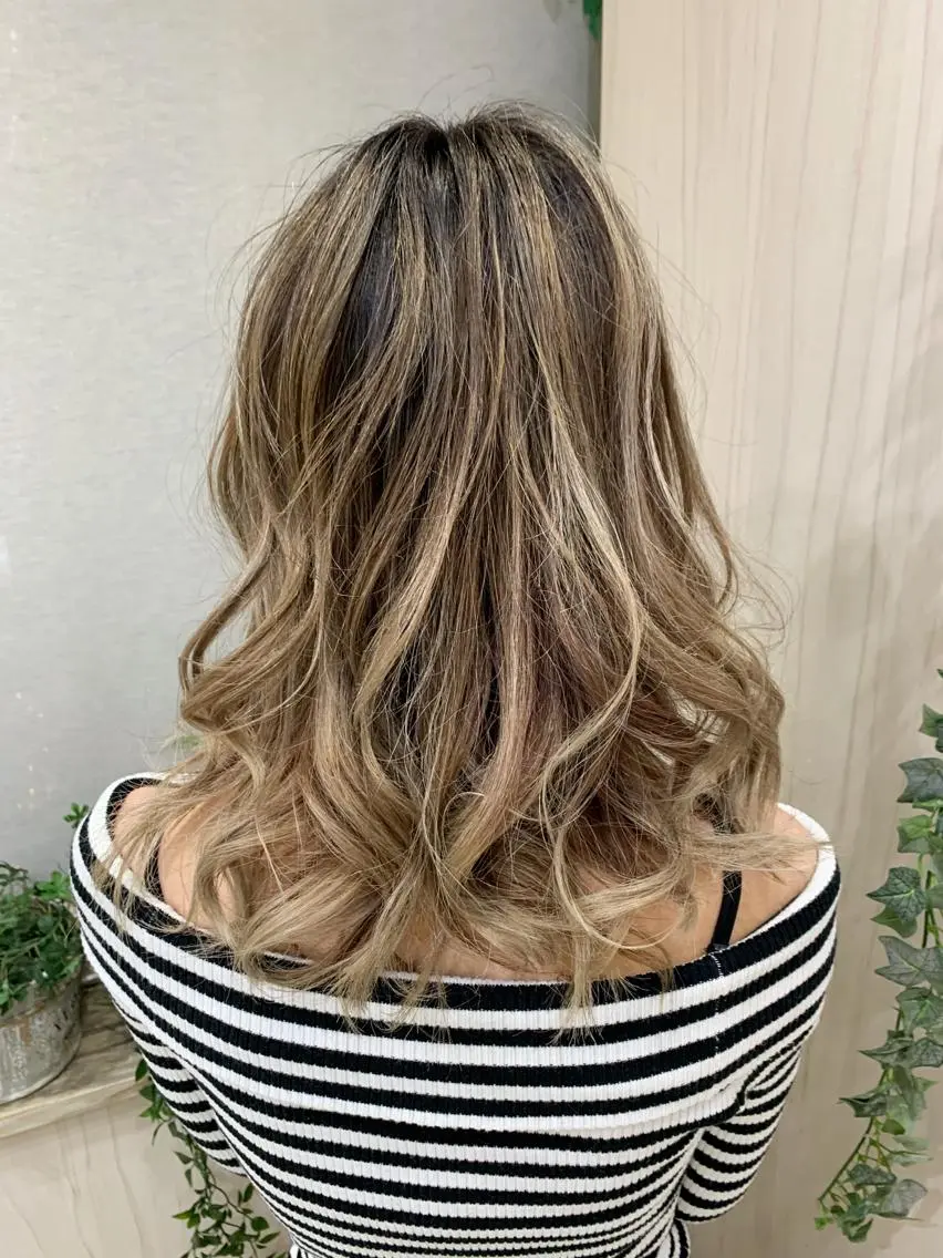 セミロング レイヤーカット 【全部無料🙇】 おがわようしんのヘアスタイル