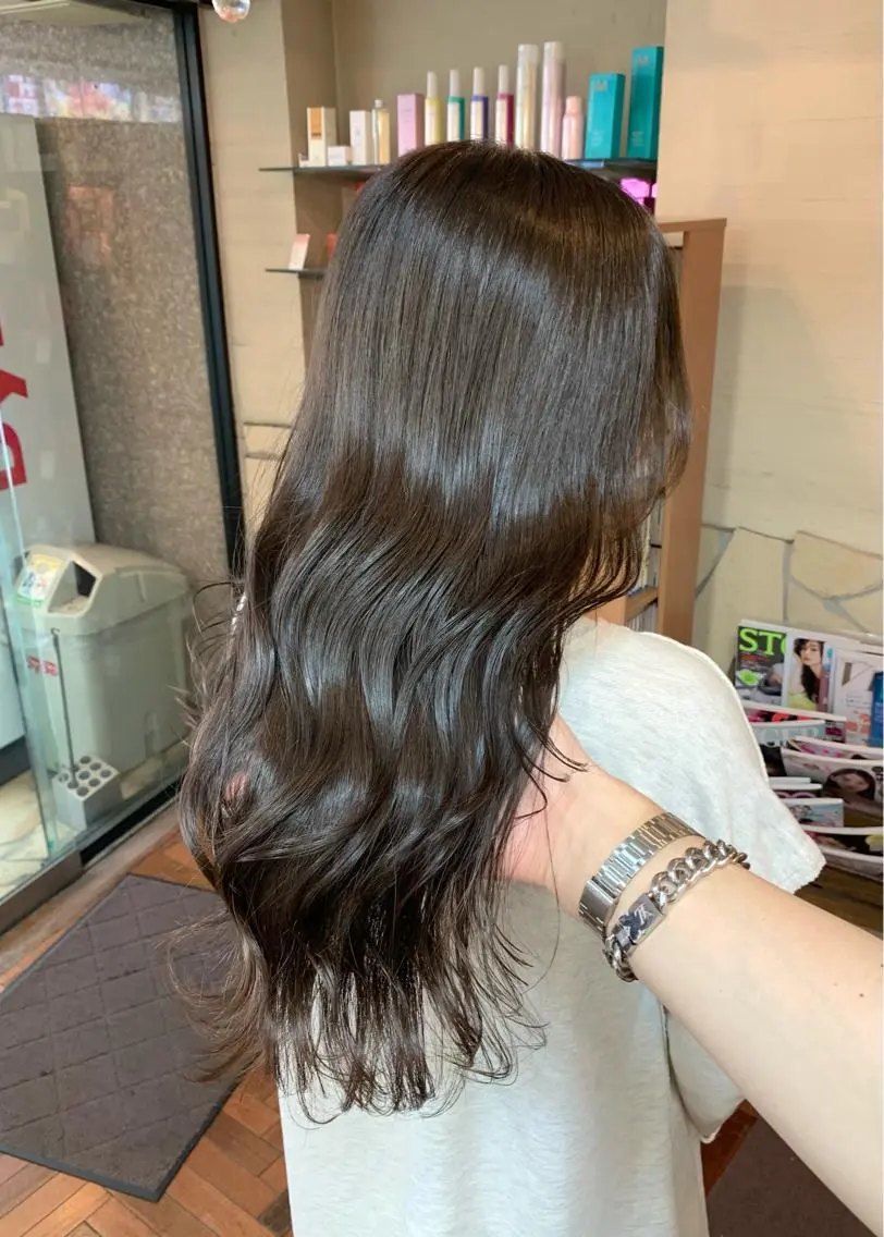 セミロング カラー ベージュカラー ヘアカラー トリートメント 矢野 晃平のヘアスタイル