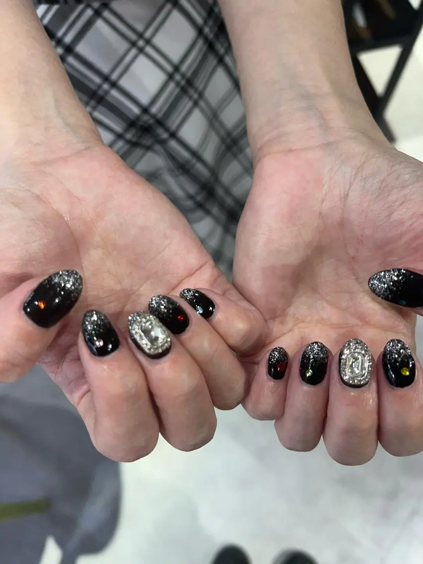 ネイル 🪐富島彩夏 /海外nail🪐のネイルデザイン
