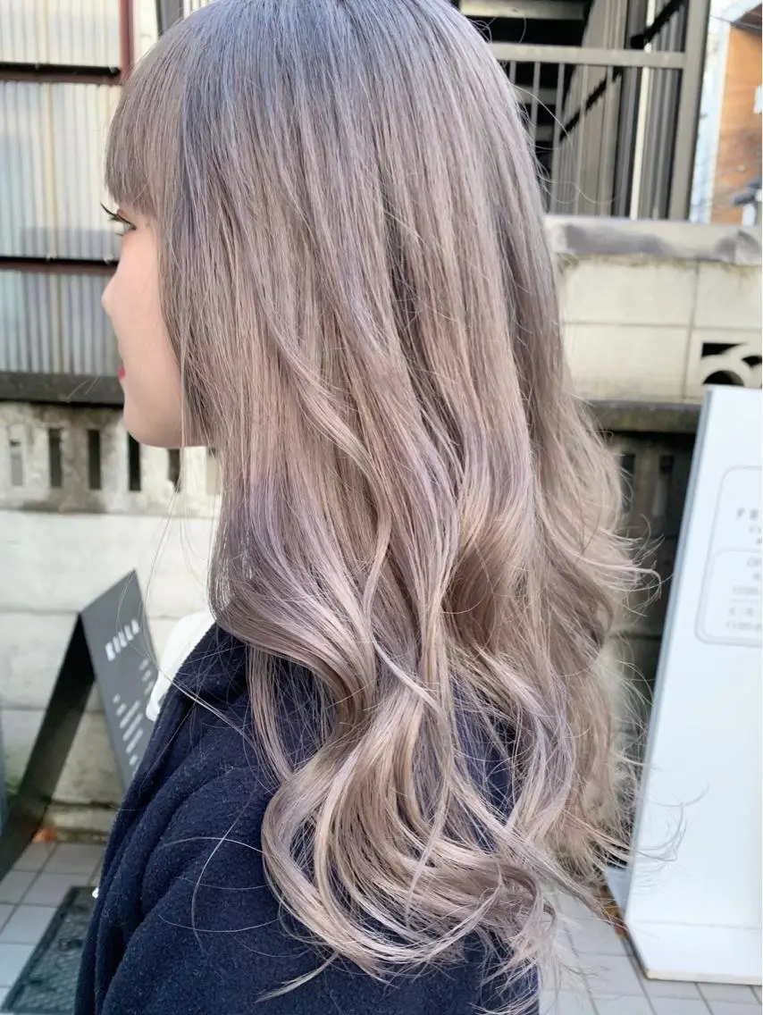 ロング カラー ベージュカラー ブロンド ブロンドベージュ カット ヘアカラー トリートメント 🧸艶々韓国ヘア 🧁mizunaのヘアスタイル