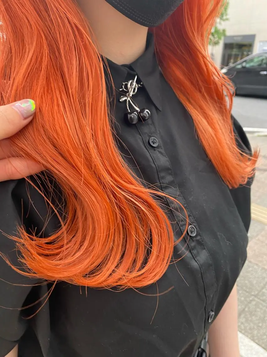 ロング カラー ブリーチ オレンジ ヘアカラー 🫧富田 苑実🫧のヘアスタイル
