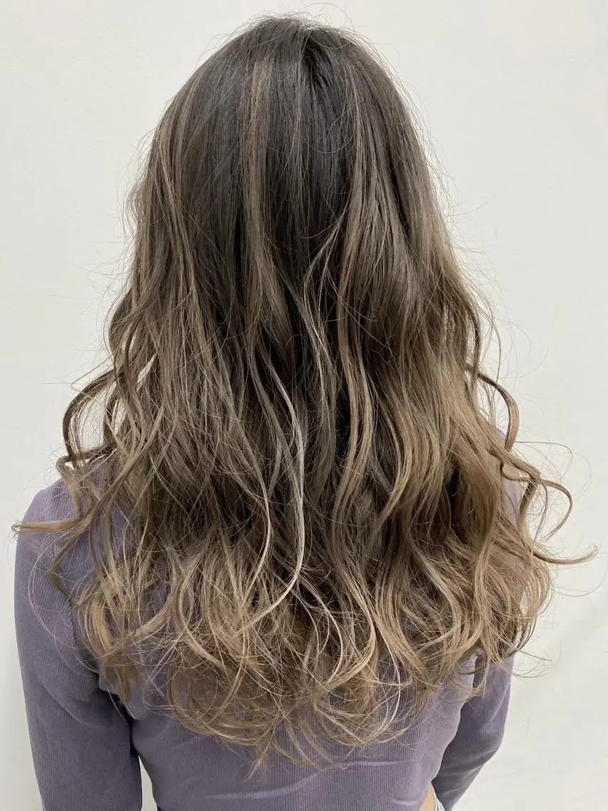 ロング カラー アディクシーカラー アッシュ ブルーカラー ダークアッシュ グレージュ 【公式】amble luxe 中野のヘアスタイル
