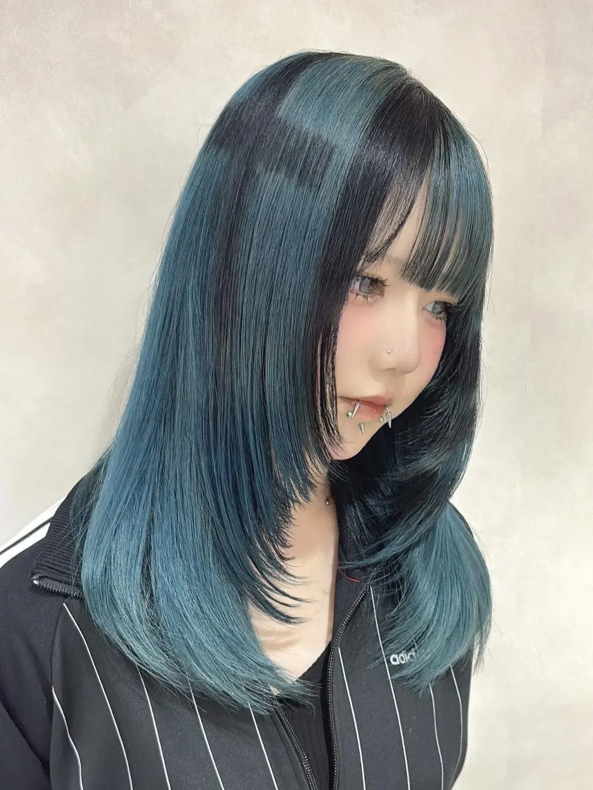 セミロング カラー グラデーションカラー 🎀ブリーチ ハイト ーン ♡Kanon♡のヘアスタイル
