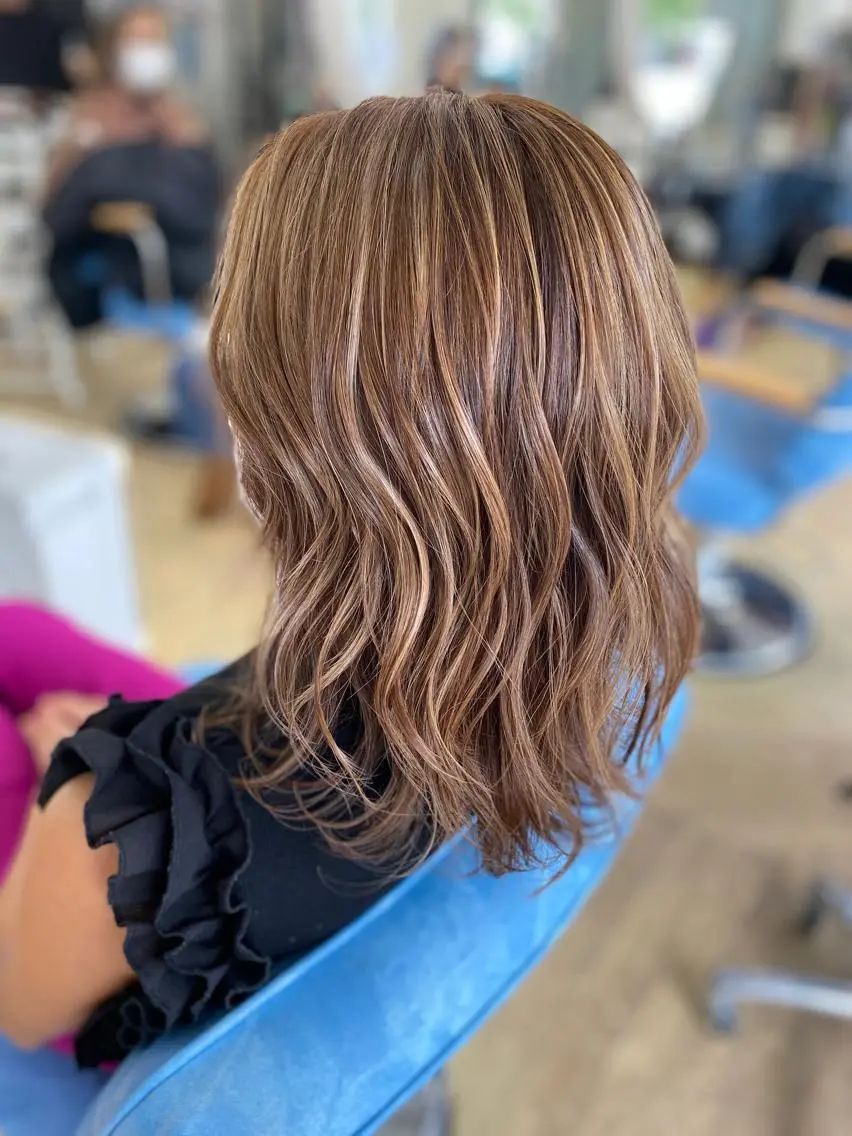 ミディアム カラー ヘアアレンジ ハイライトカラー ハイライト カット トリートメント 松井 敬太郎のヘアスタイル