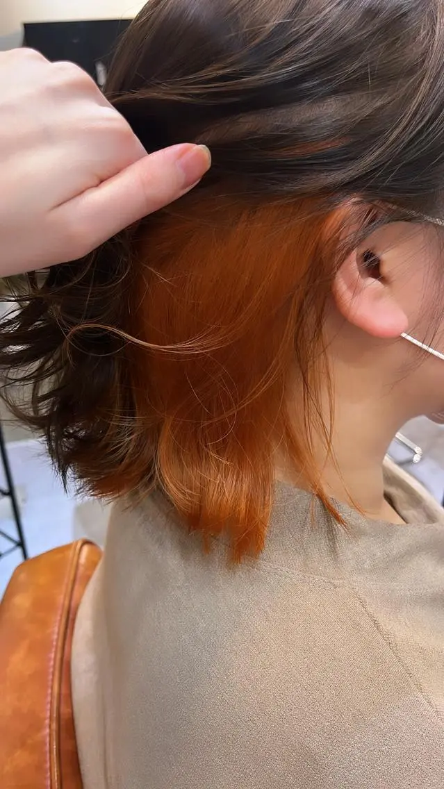 ミディアム カラー ヘアアレンジ インナーカラー オレンジ mer.. ゆらのヘアスタイル