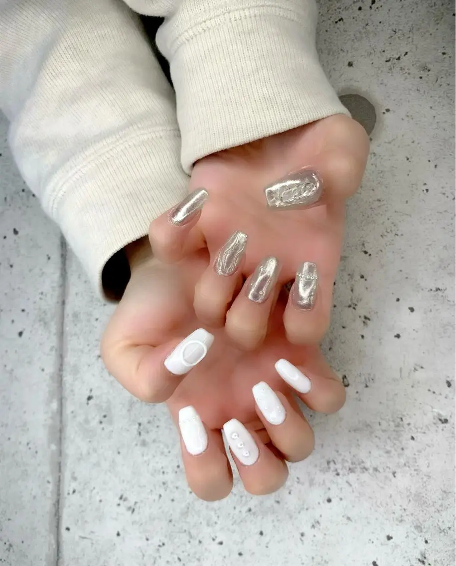 ネイル ミラーネイル Nail Salon　Ｋのネイルデザイン