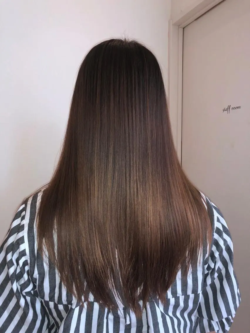 ロング カラー トリートメント 髪の病院 ルーミールームのヘアスタイル