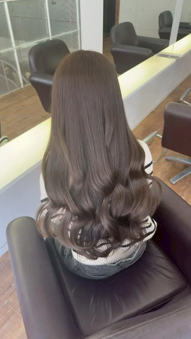 セミロング カラー mizu kiのヘアスタイル