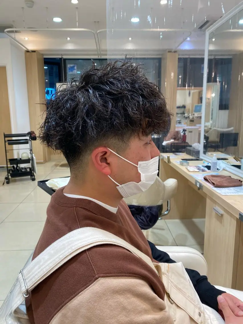ショート パーマ メンズ カット パーマ メンズ特化型美容師 栗山勇人のヘアスタイル