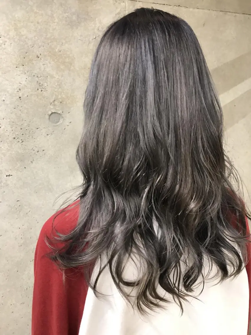 ロング カラー グレージュ にった みずきのヘアスタイル