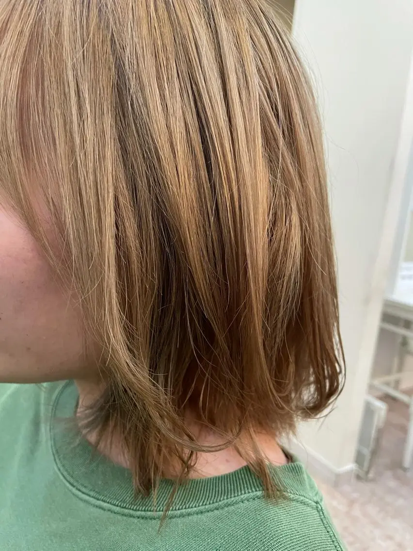 ミディアム 杉山 蒼汰のヘアスタイル
