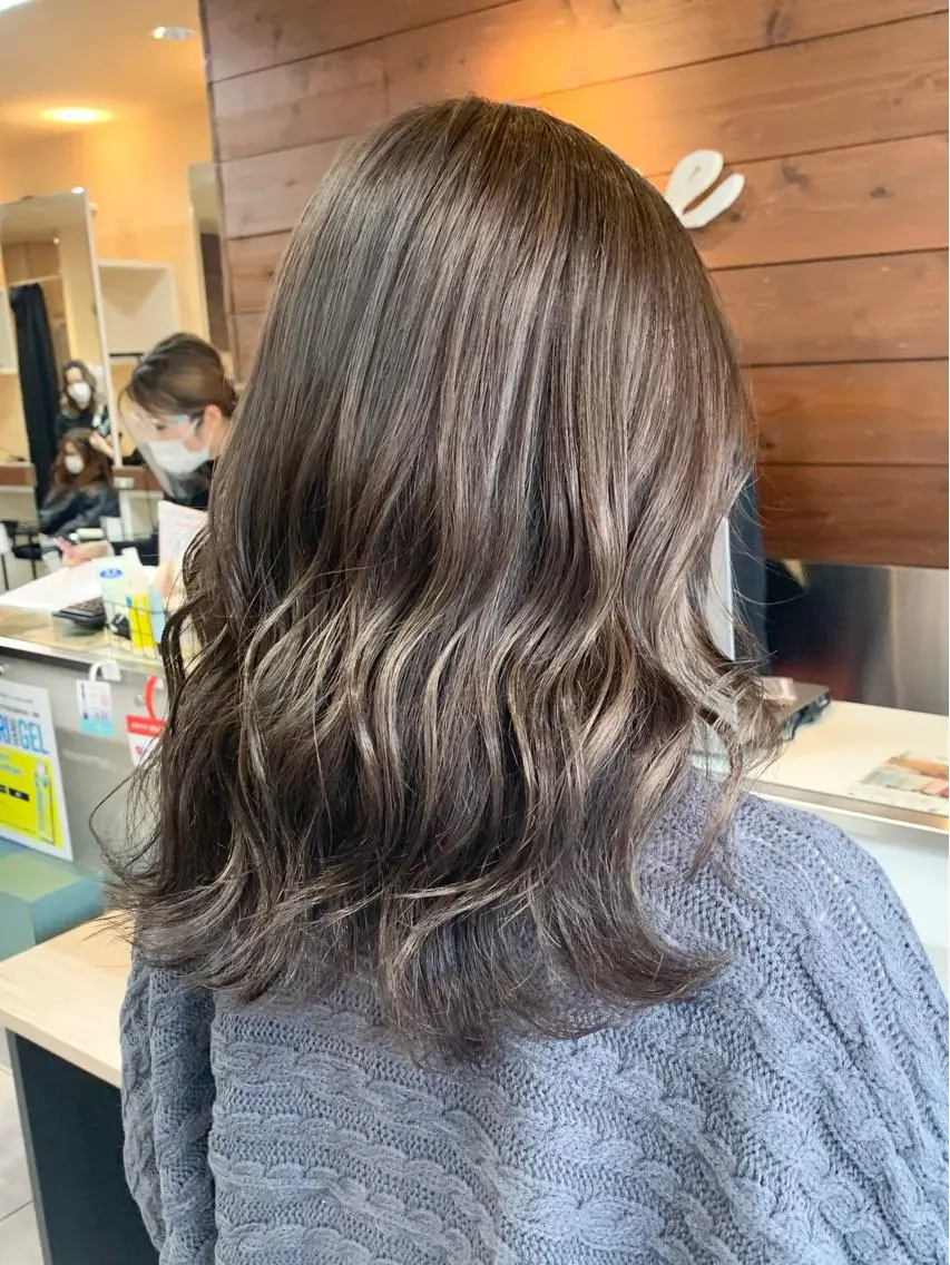 ミディアム レイヤー/艶髪カラー 森本くるみのヘアスタイル