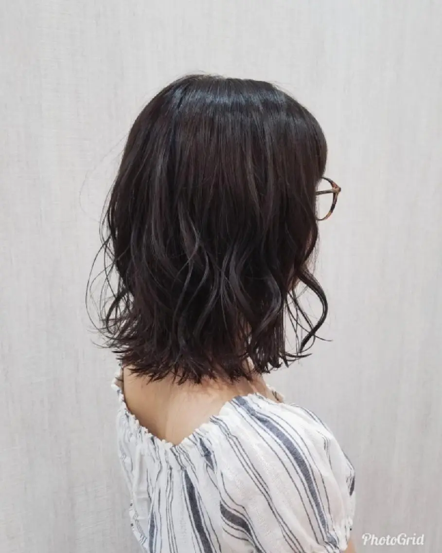 ミディアム アッシュ アッシュブラック ボブ レイヤー×艶髪特化 代表 西村功平のヘアスタイル