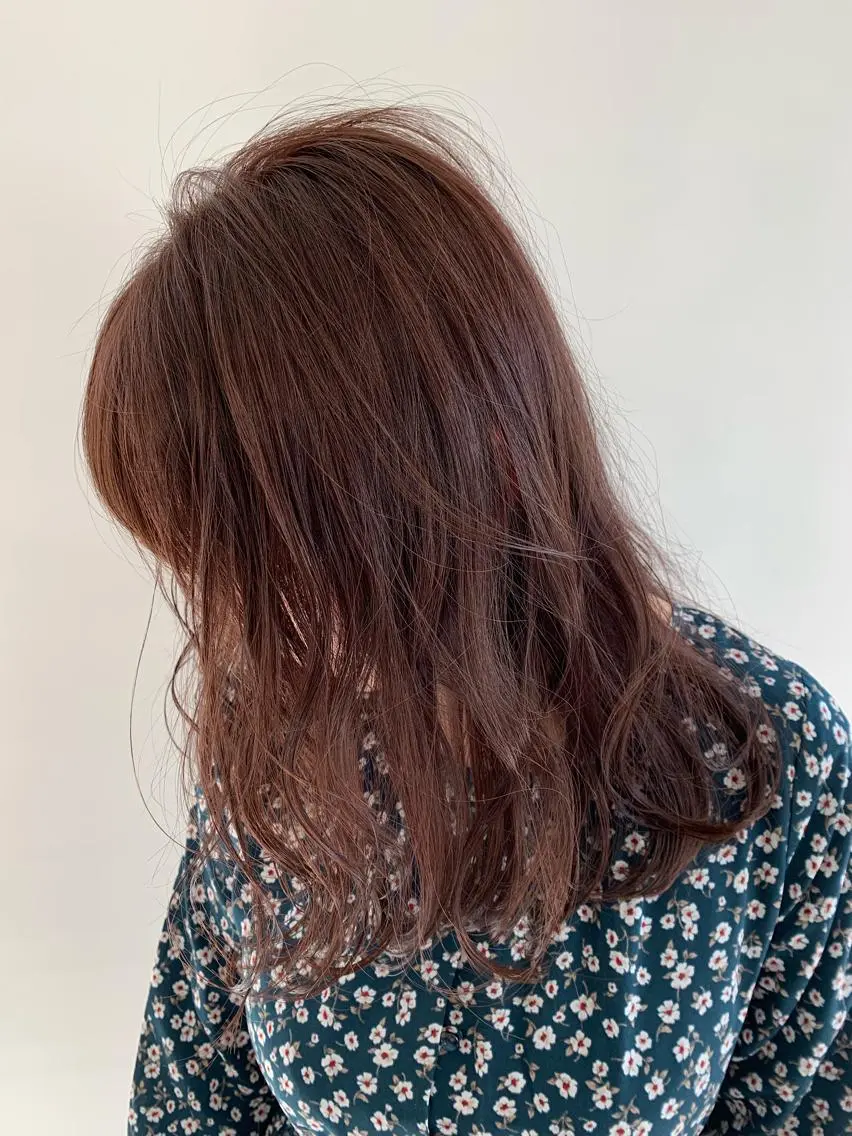 セミロング カラー パーマ ヘアアレンジ ベージュカラー ピンクカラー ピンクベージュ 加藤 綾華のヘアスタイル