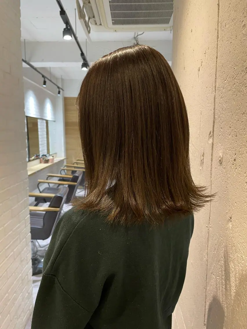 ミディアム EIGHT 中川原 菜々子のヘアスタイル