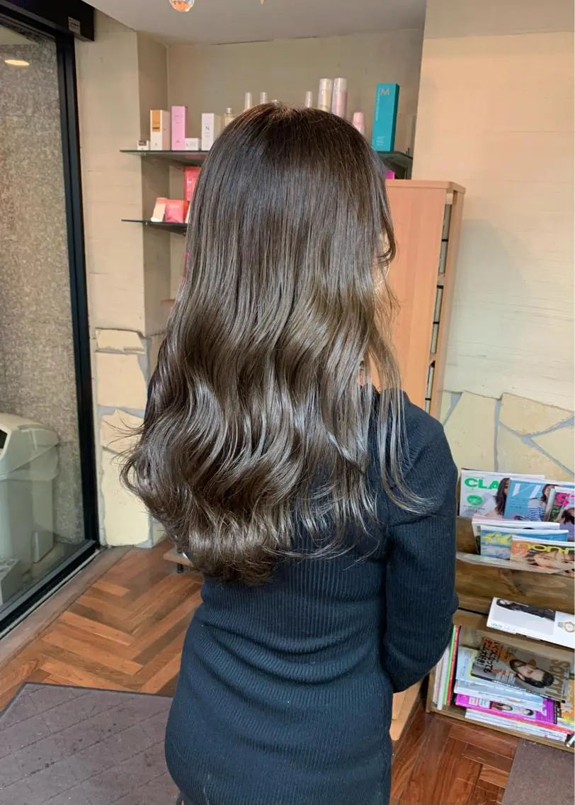 セミロング カラー ベージュカラー オリーブベージュ ヘアカラー トリートメント 矢野 晃平のヘアスタイル