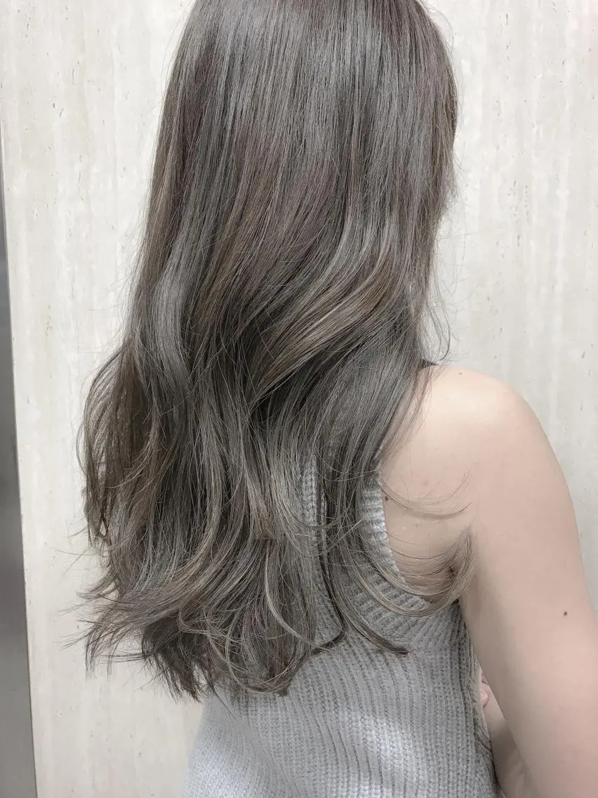 セミロング カラー アッシュ ハイライトカラー ハイライト ヘアカラー BOX mico.のヘアスタイル