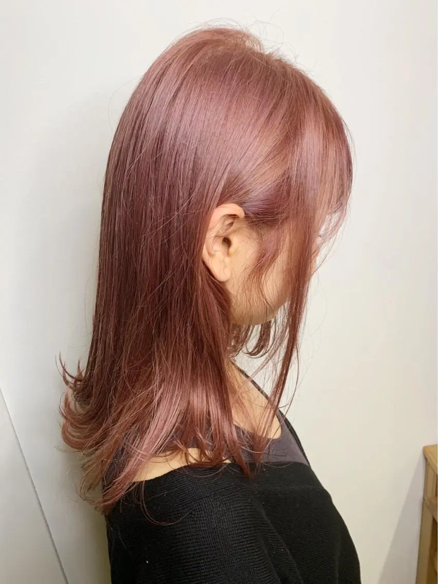 セミロング カラー ベージュカラー ピンクカラー ピンクベージュ ヘアカラー トリートメント エクステ KAZUMAのヘアスタイル
