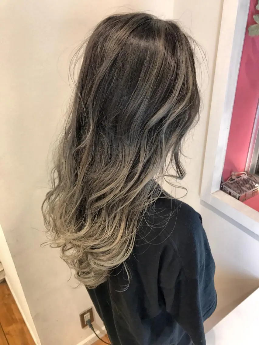 ロング カラー TAKAHASHI LEAPSのヘアスタイル