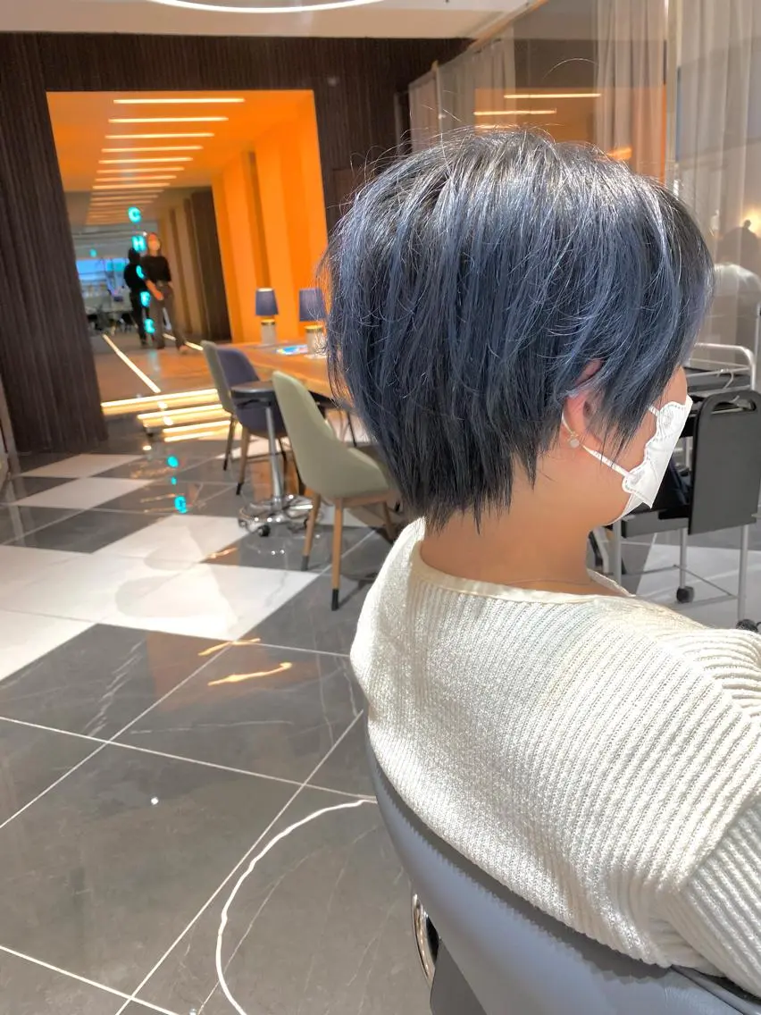 ショート カラー ブルーカラー ブルージュ ショートヘア カット ヘアカラー トリートメント 谷合 貴志のヘアスタイル