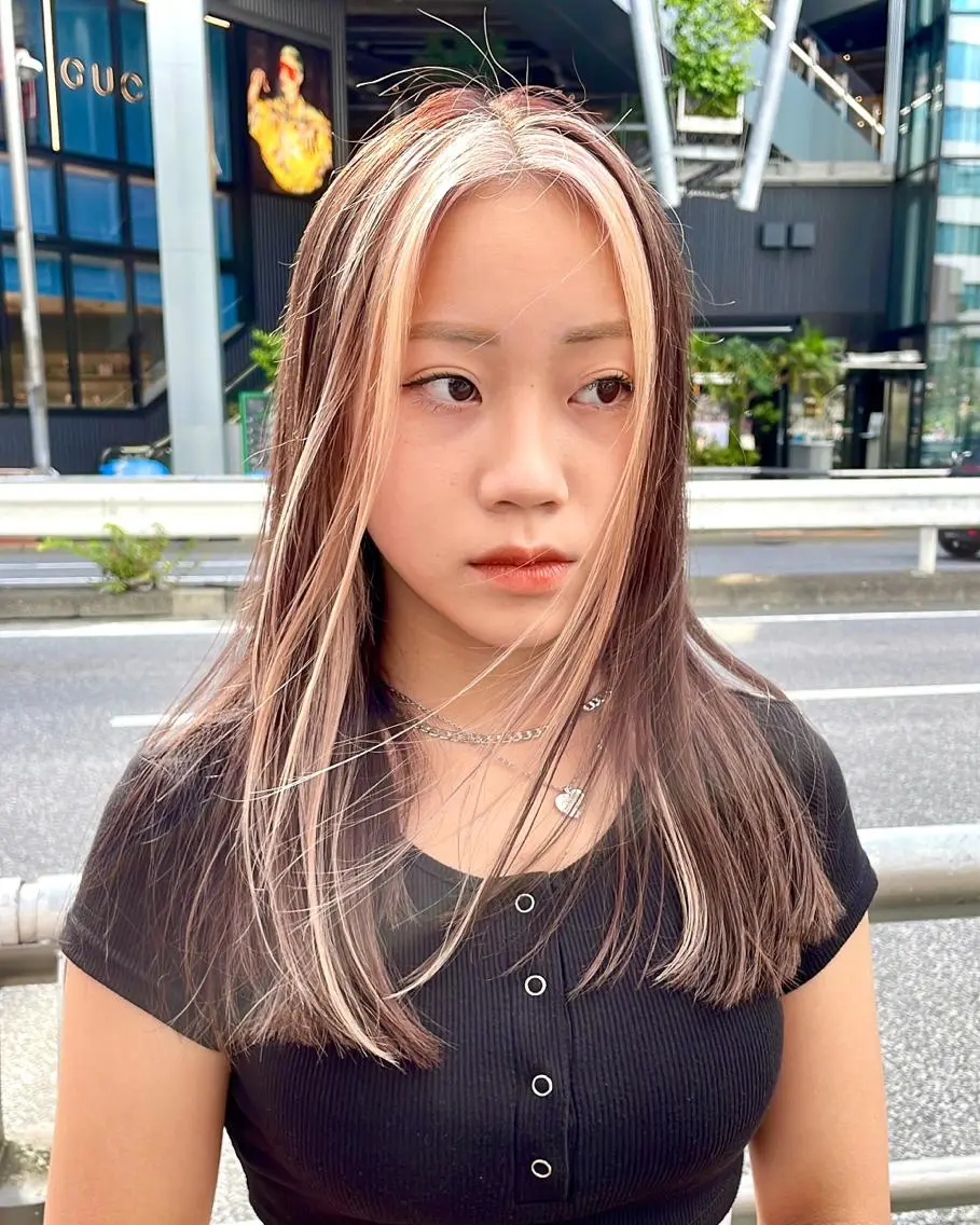セミロング カラー パーマウルフショート 濱田匠のヘアスタイル