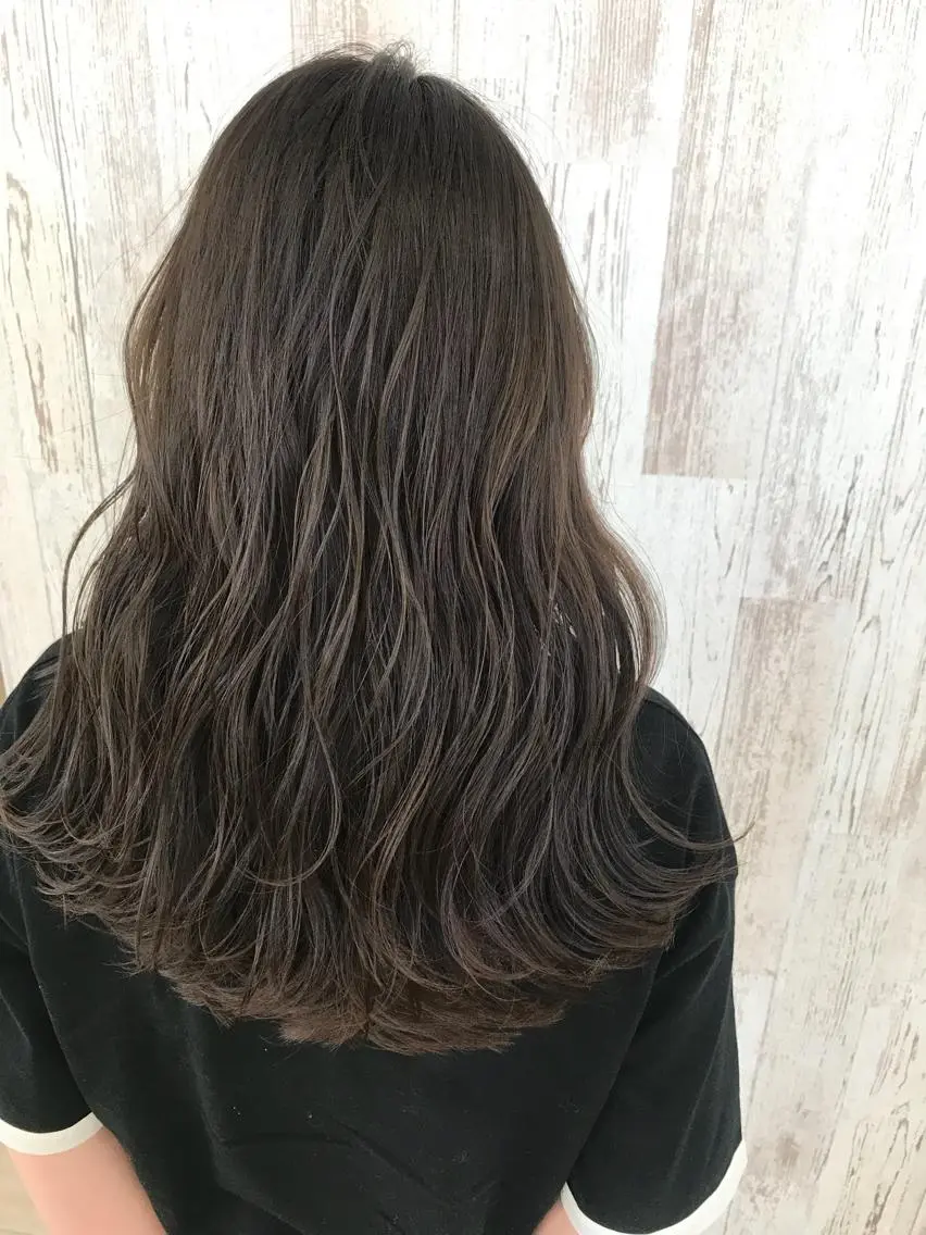 ロング カラー グレージュ ヘアカラー トリートメント Oopsレイヤー 加藤澄都のヘアスタイル