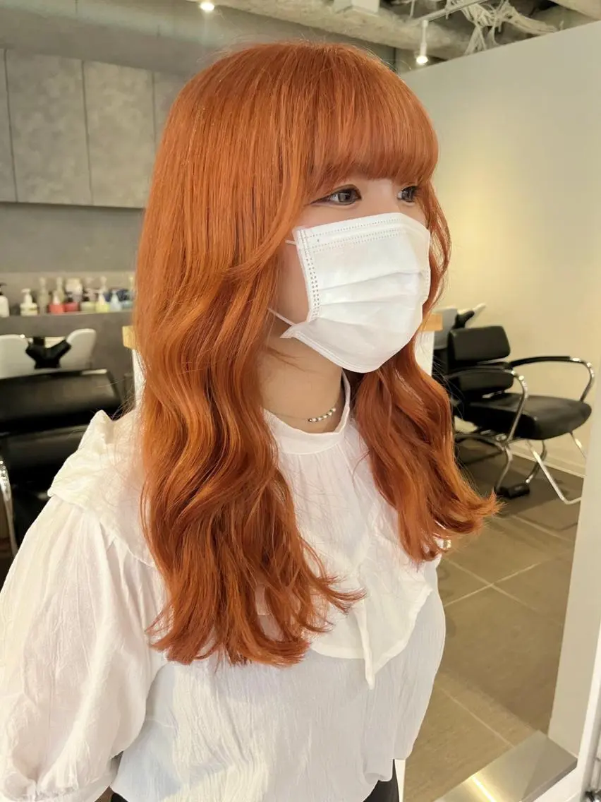 セミロング カラー ベージュカラー ブリーチ デザインカラー ダブルカラー ハイトーンカラー カット ヘアカラー トリートメント 桃果 momokaのヘアスタイル