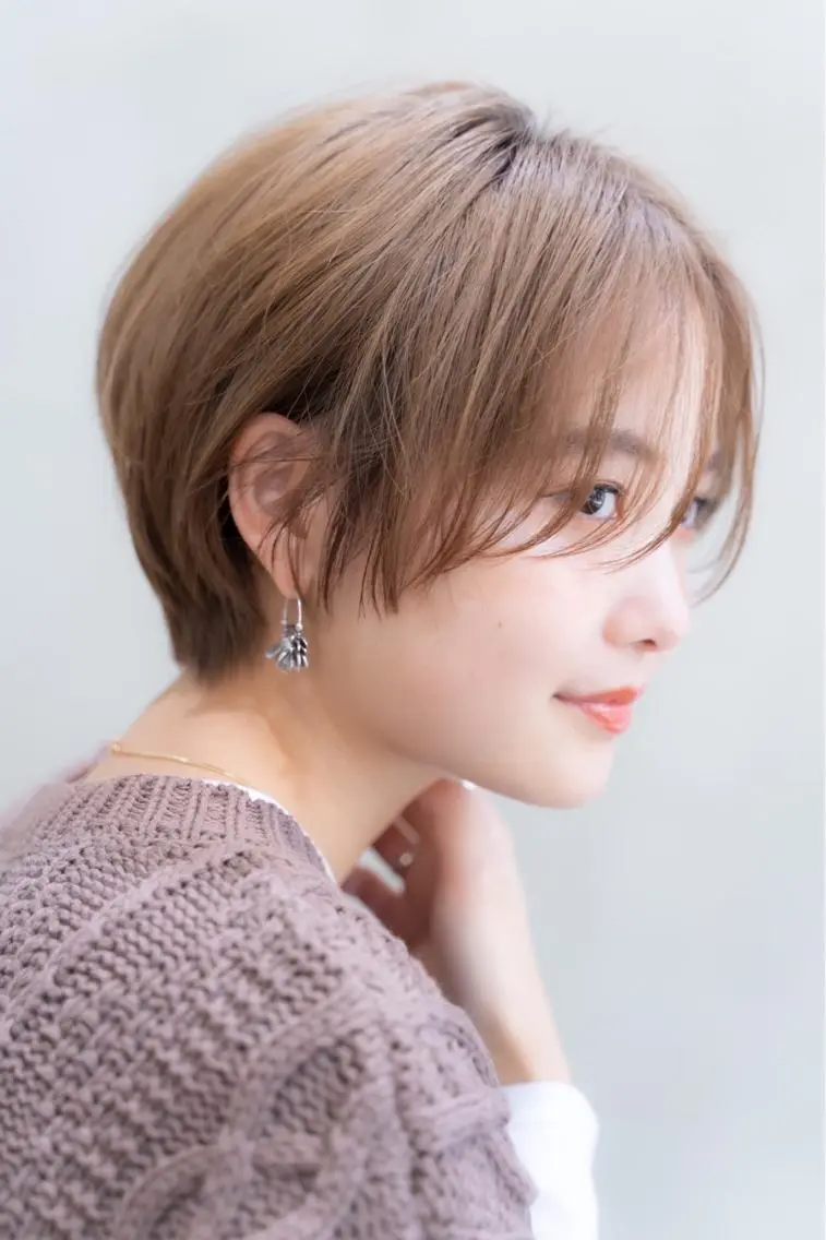 ショート カラー パーマ ヘアアレンジ メンズ キッズ ネイル マツエク・マツパ ミニーショート ショートヘア ショートネイル カット トリートメント 🌸グレージュ/ ベージュ🌸yutaのヘアスタイル