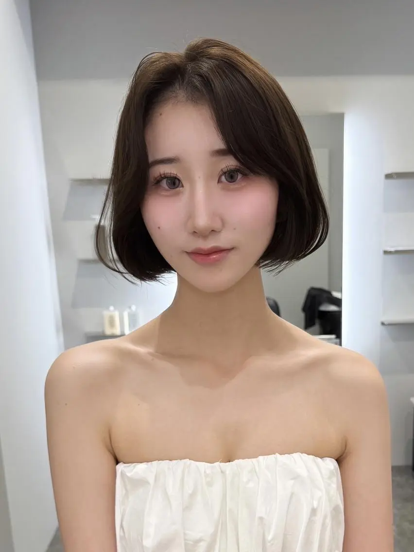 ミディアム 𝒜𝑜𝒾𝓀𝑜 /透明感カラーのヘアスタイル