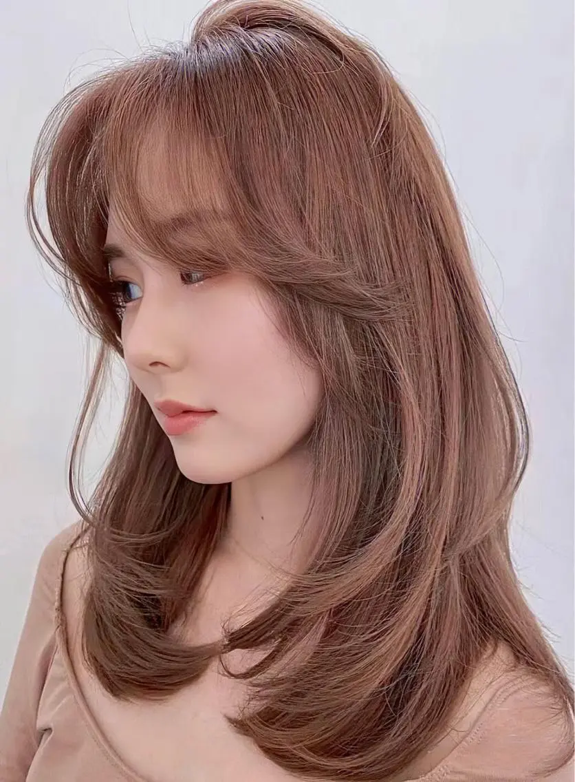 ミディアム カラー ベージュカラー ブリーチ イヤリングカラー 韓国風カラー ブリーチなしカラー カット ヘアカラー トリートメント 鈴木 一貴のヘアスタイル