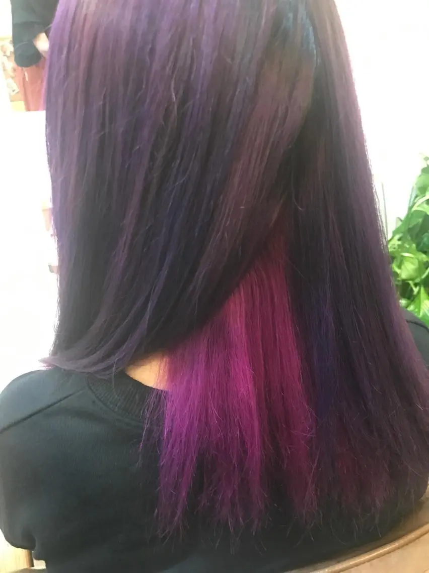 セミロング カラー インナーカラー 石川 奈緒子のヘアスタイル