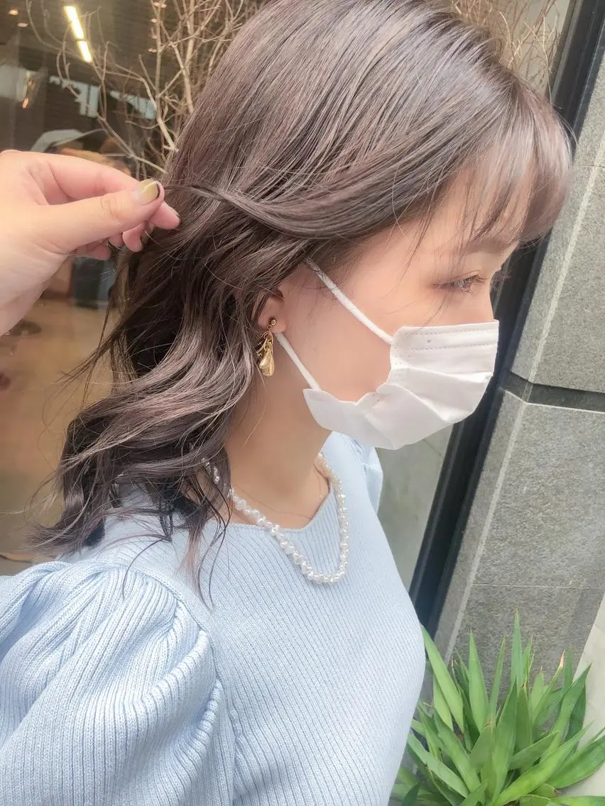 ミディアム カラー ヘアアレンジ アッシュ アッシュブラウン ブルーカラー ブラウンカラー 透明感カラー rii-🩰 トレンドメイクのヘアスタイル